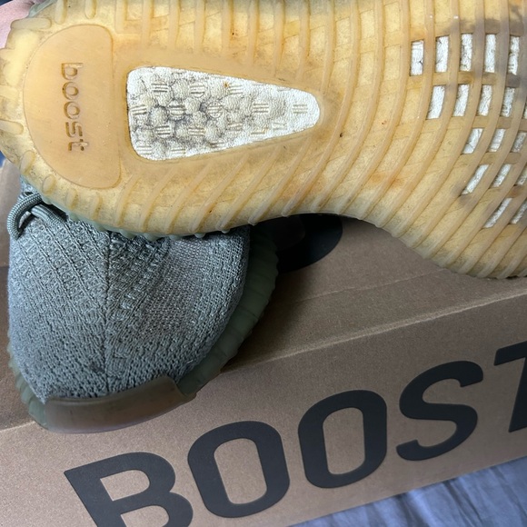 Yeezy Boost 350 - Picture 4 of 8